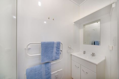 Photo of property in 60 Woodman Drive, Tawa, Wellington, 5028