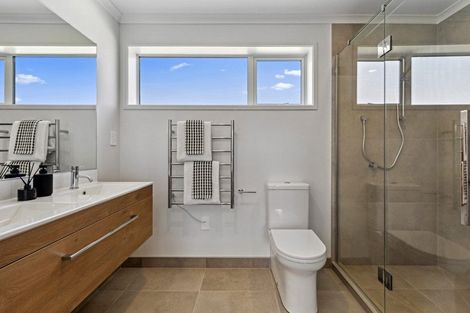 Photo of property in 10b Kotuku Street, Te Atatu Peninsula, Auckland, 0610