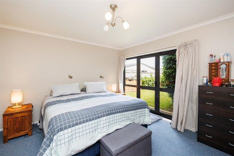 Photo of property in 11 Mcilwaine Place, Marton, 4710