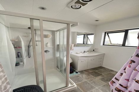 Photo of property in 2/11 Heather Place, Sunnynook, Auckland, 0620