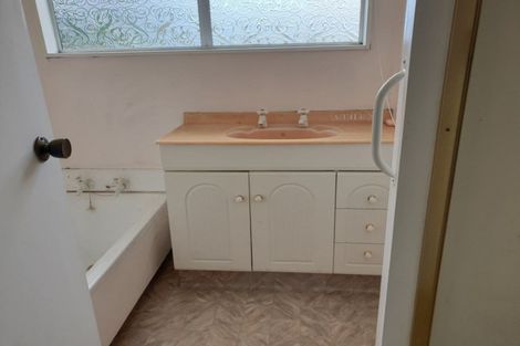 Photo of property in 44 Escort Grove, Awapuni, Palmerston North, 4412