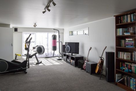 Photo of property in 37 Mason Street, New Lynn, Auckland, 0600