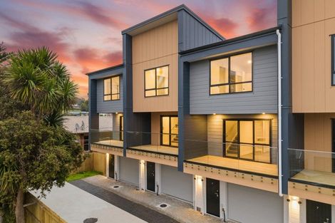 Photo of property in 8/6 Robertson Road, Ranui, Auckland, 0612