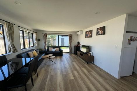 Photo of property in 20 Tamariki Avenue, Kelston, Auckland, 0602