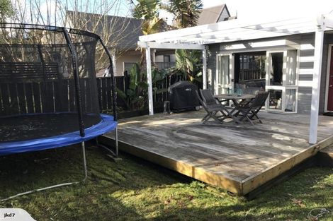 Photo of property in 1/44 Nile Road, Milford, Auckland, 0620