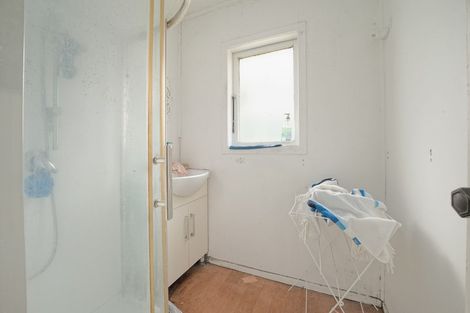 Photo of property in 23 Smythe Road, Henderson, Auckland, 0612