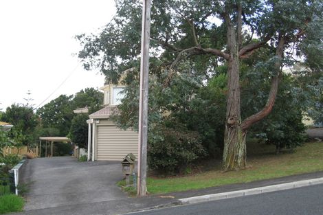 Photo of property in 2/20 Webb Place, Forrest Hill, Auckland, 0620