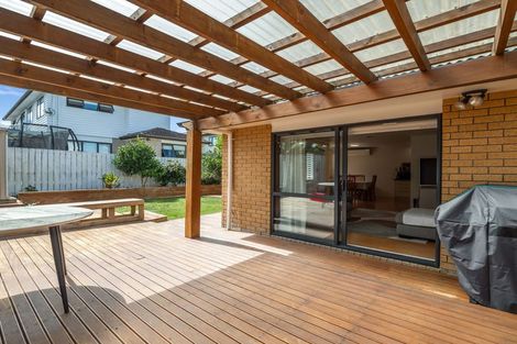 Photo of property in 8 Hansen Place, Takanini, 2112