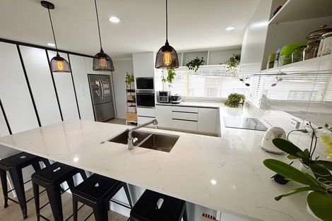 Photo of property in 49a Everard Avenue, Army Bay, Whangaparaoa, 0930