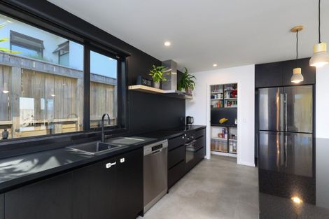 Photo of property in 32 Huntaway Close, Stoke, Nelson, 7011