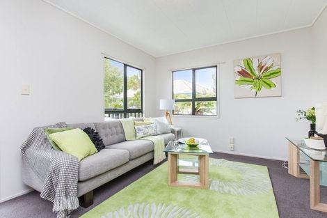 Photo of property in 18 Riserra Drive, Ranui, Auckland, 0612