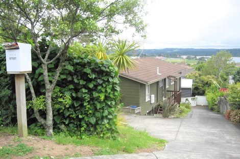 Photo of property in 122 Sunset Road, Unsworth Heights, Auckland, 0632