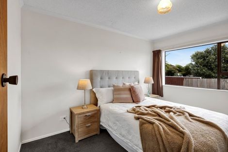 Photo of property in 2/153 Tukapa Street, Westown, New Plymouth, 4310