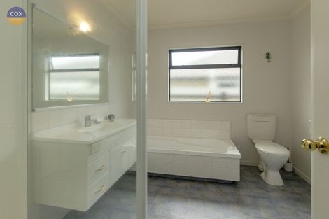 Photo of property in 14 Newbury Place, Taradale, Napier, 4112