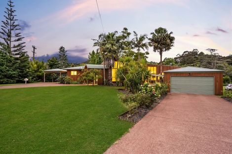 Photo of property in 2 Landing Road, Titirangi, Auckland, 0604