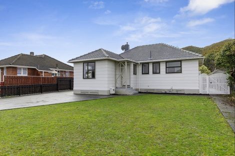 Photo of property in 104 Hewer Crescent, Naenae, Lower Hutt, 5011
