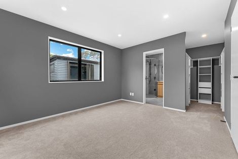 Photo of property in 2 Kama Place, Sunnynook, Auckland, 0620