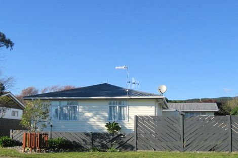 Photo of property in 17 Linwood Drive, Paraparaumu, 5032