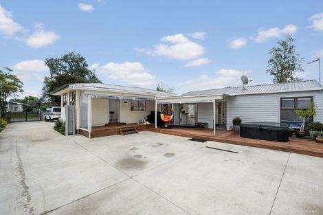 Photo of property in 35 Comet Crescent, Mangere, Auckland, 2022