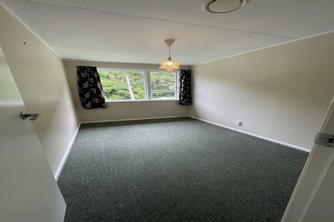 Photo of property in 6 Tobruk Street, Karori, Wellington, 6012