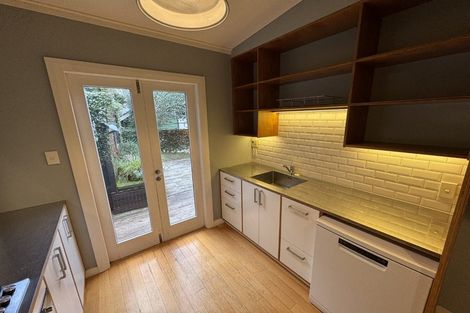 Photo of property in 29 Maida Vale Road, Roseneath, Wellington, 6011