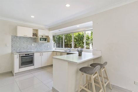 Photo of property in 2/20 Penruddocke Road, Half Moon Bay, Auckland, 2012