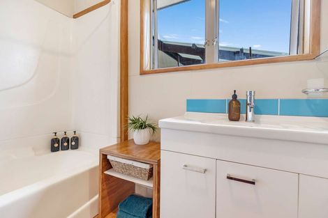 Photo of property in 32 Woodford Avenue, Brookfield, Tauranga, 3110