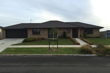 Photo of property in 2 Matawai Puna Drive, Pukekohe, 2120