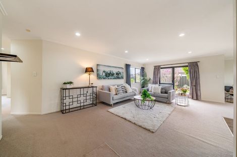 Photo of property in 48 Sunstone Crescent, Brown Owl, Upper Hutt, 5018