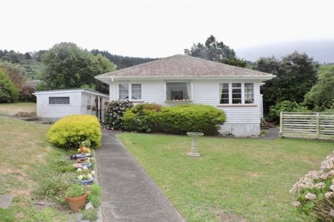 Photo of property in 31 Lyndhurst Road, Tawa, Wellington, 5028