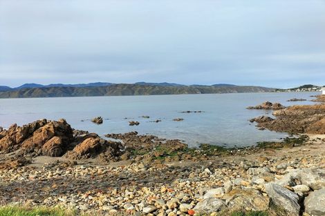 Photo of property in 261 Karaka Bay Road, Karaka Bays, Wellington, 6022