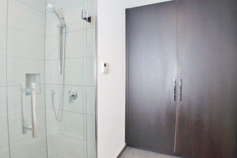 Photo of property in 32 Queen Mary Avenue, New Lynn, Auckland, 0600