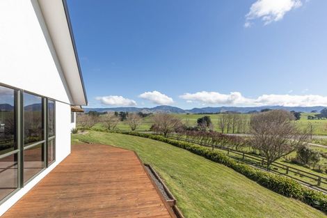 Photo of property in 14 Centre Road, Matamau, Dannevirke, 4977