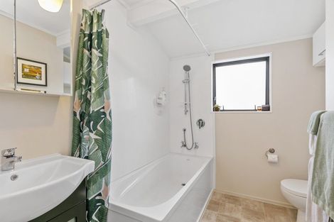 Photo of property in 24f1 Akatea Street, Berhampore, Wellington, 6023