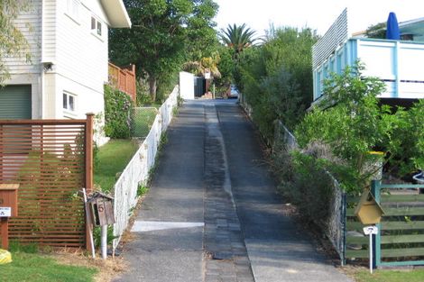 Photo of property in 5 Weatherly Road, Torbay, Auckland, 0630