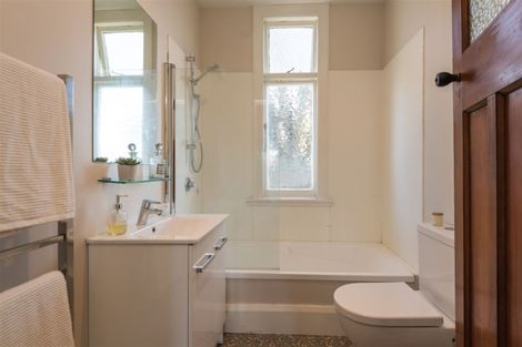 Photo of property in 124 Edward Avenue, Edgeware, Christchurch, 8013