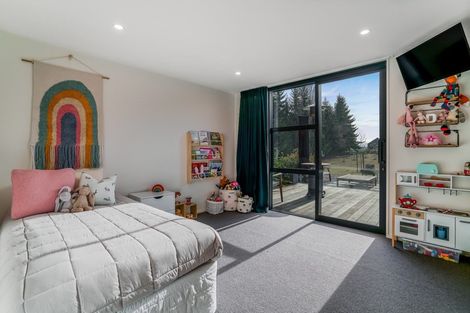 Photo of property in 19 Glenaray Crescent, Wanaka, 9305