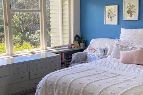 Photo of property in 11 Randwick Road, Northland, Wellington, 6012