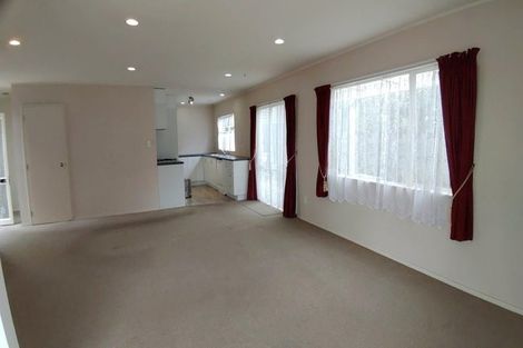 Photo of property in 10 Granville Drive, Massey, Auckland, 0614