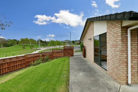 Photo of property in 30 Cabeleigh Drive, Helensville, 0800