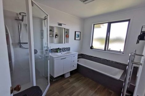 Photo of property in 4 Staysail Place, Whitby, Porirua, 5024