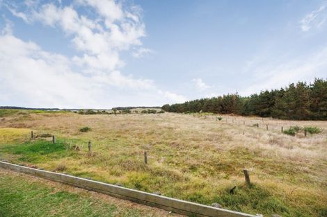 Photo of property in 13 Oxnam Place, Foxton Beach, Foxton, 4815