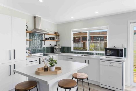 Photo of property in 19 Tuahu Place, Waitara, 4320