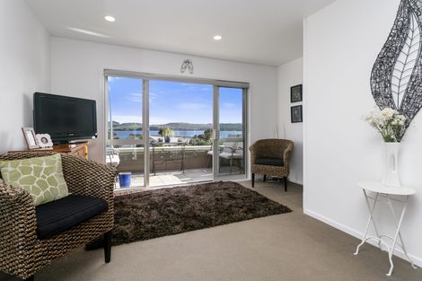 Photo of property in 208 Lake Terrace, Hilltop, Taupo, 3330