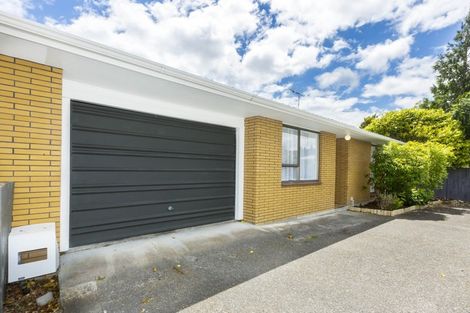 Photo of property in 21f1- Roband Crescent, Brown Owl, Upper Hutt, 5018