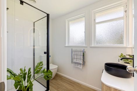 Photo of property in 23 Lambeth Crescent, Northcote, Christchurch, 8052