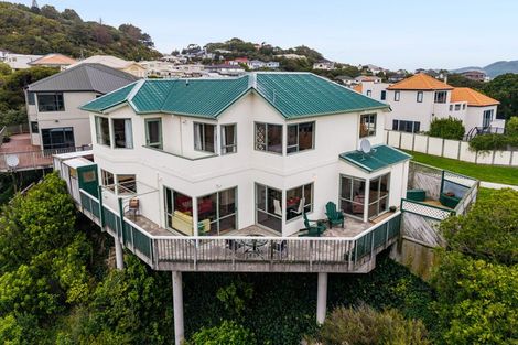 Photo of property in 10 Glengavel Grove, Papakowhai, Porirua, 5024