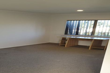 Photo of property in 27 Dovey Place, Massey, Auckland, 0614