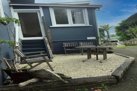 Photo of property in 4a Pohutukawa Avenue, Red Beach, 0932