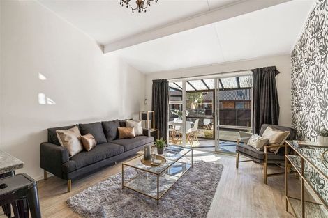 Photo of property in 2/32 Abberley Crescent, St Albans, Christchurch, 8014